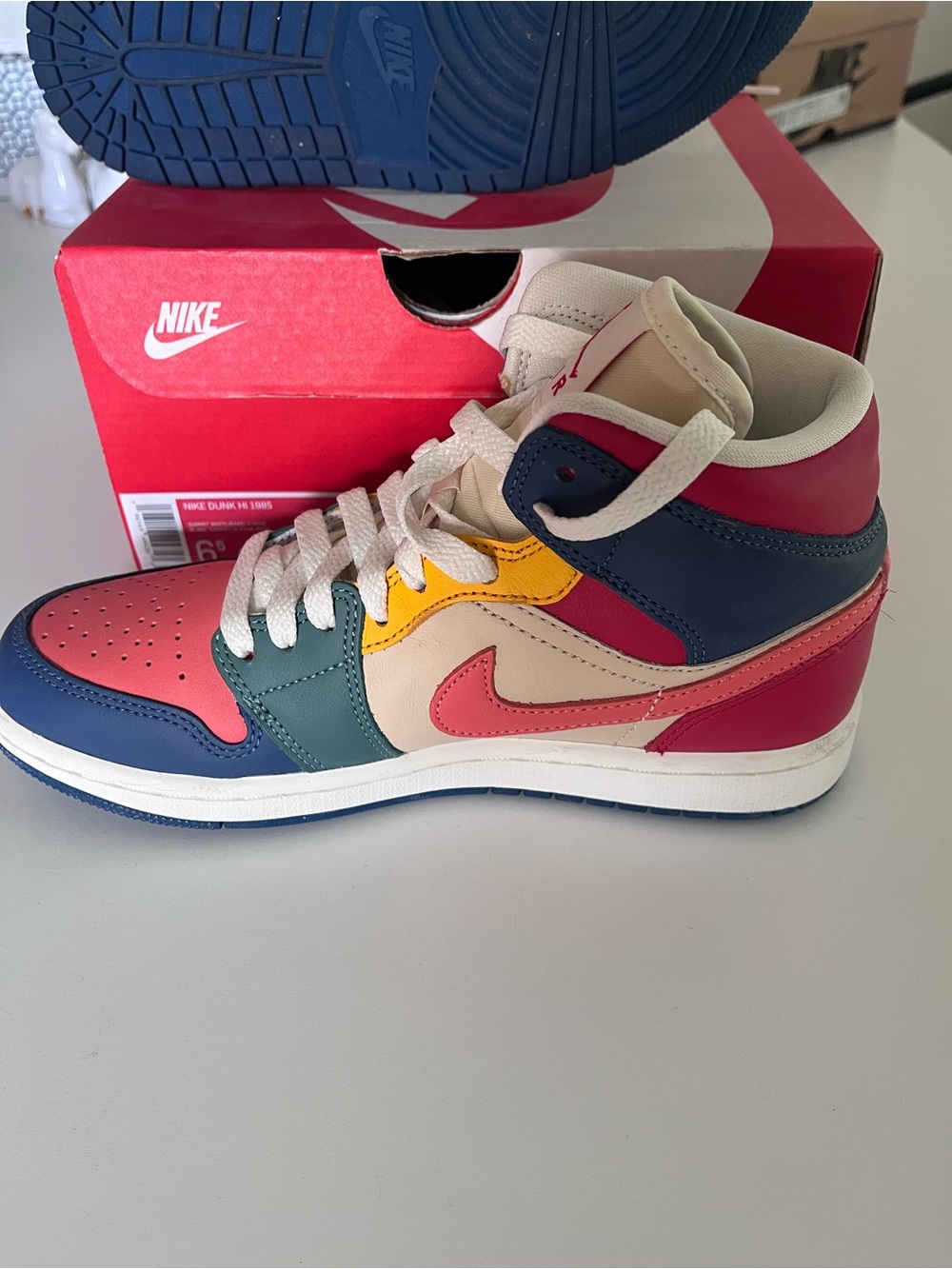 Womens Air Jordan Retro 1 Mid SE 'Multi Color (2022) - Picture 3 of 10